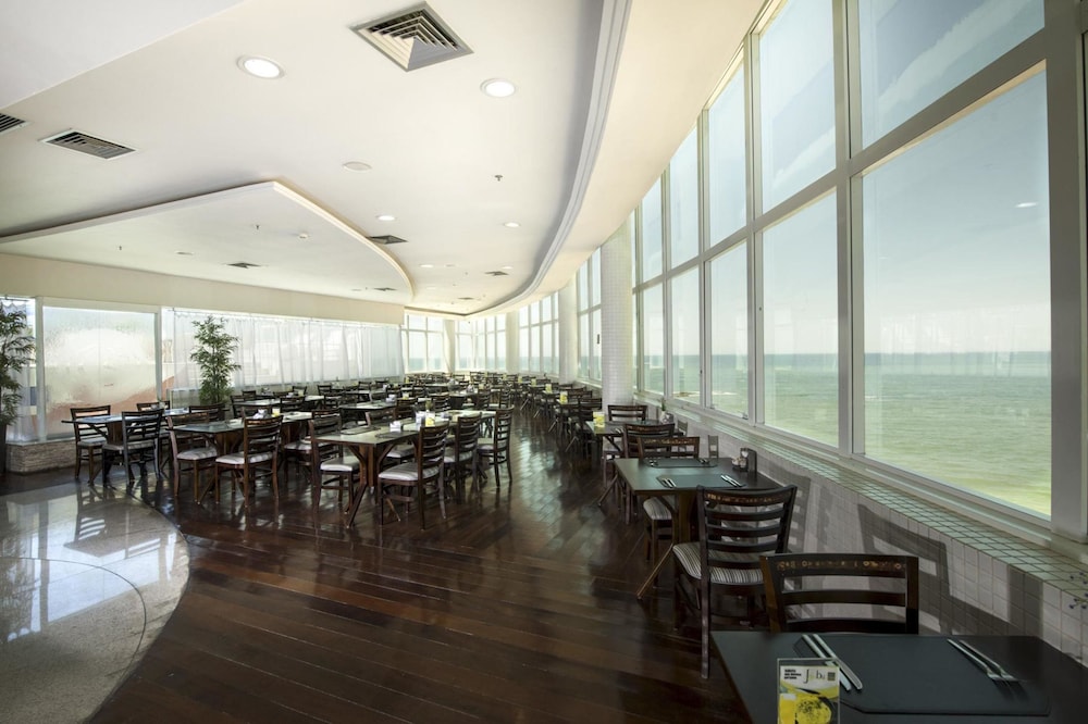 Comfort Suites Macae 40/43