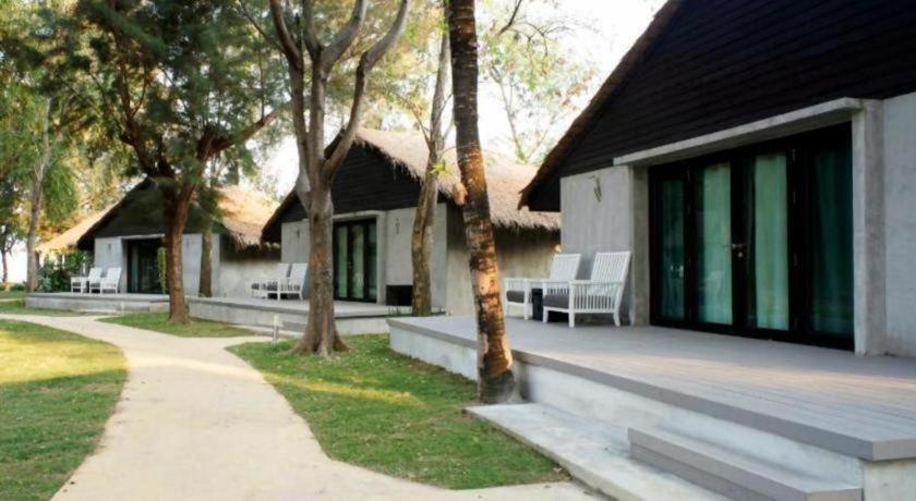 Casuarina Resort 20/27