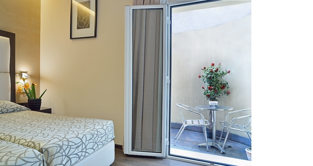 Catone District Hotel 24/60