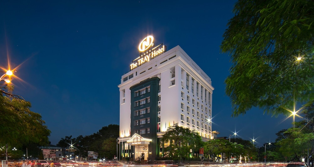 THE TRAY HOTEL 2/68
