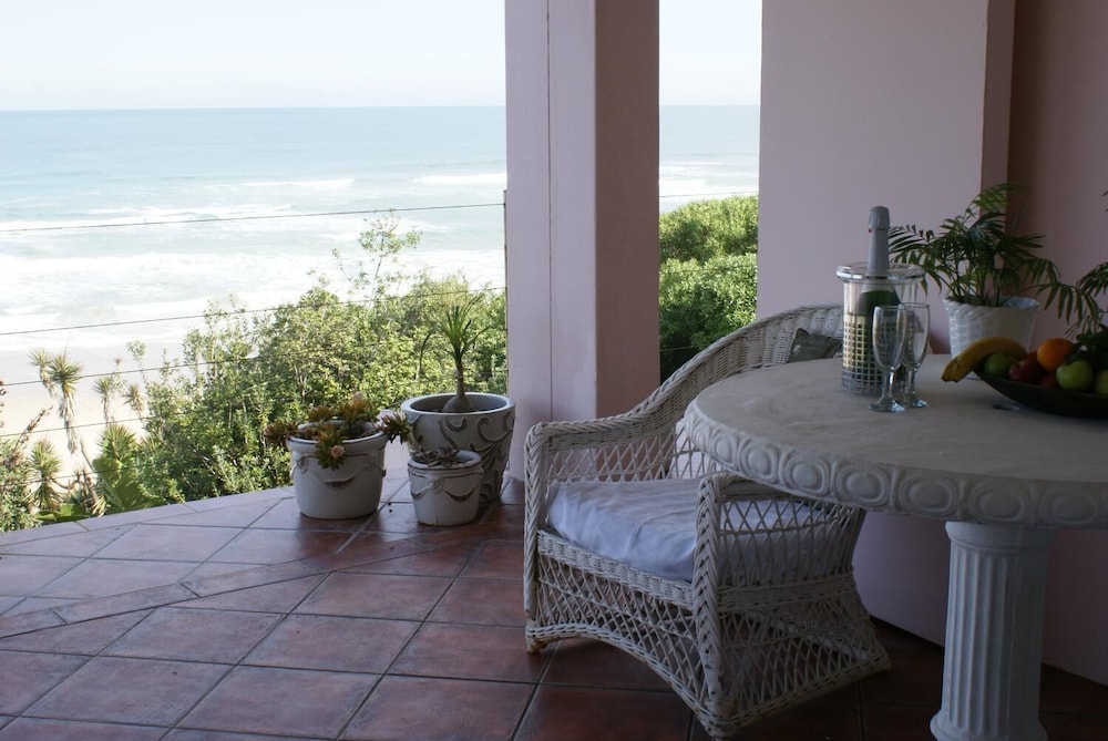 The Pink Lodge On The Beach 11/40