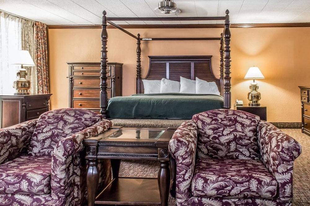 FairBridge Inn & Suites Poconos 19/29