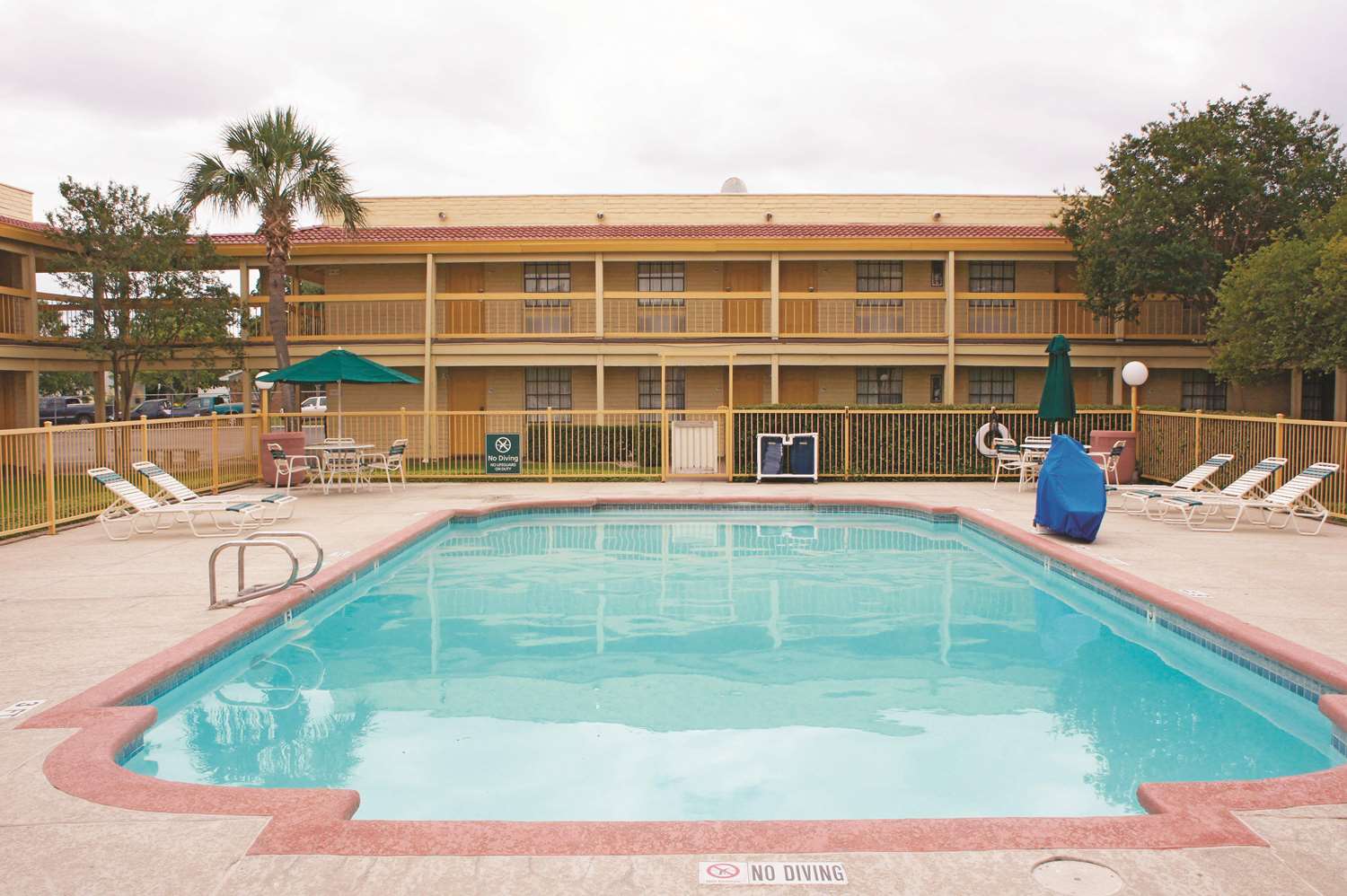 La Quinta Inn By Wyndham IH-10 West San Antonio TX 8/52