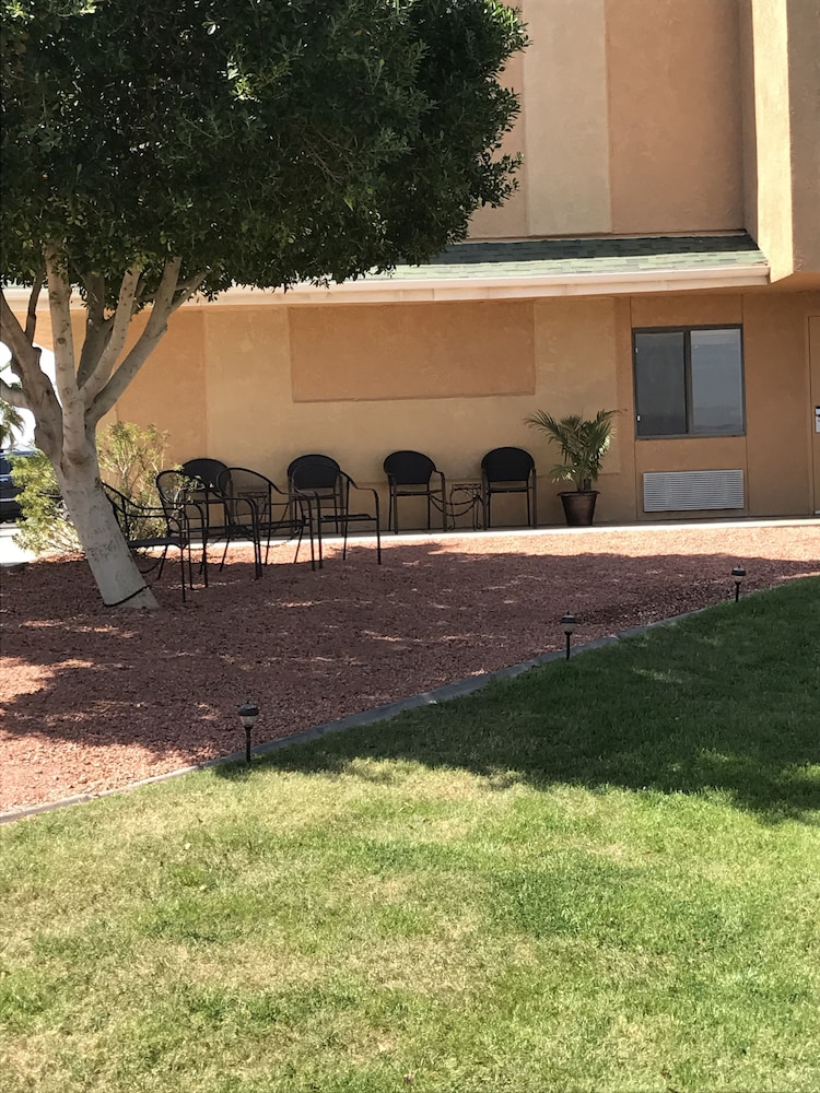 Travelodge by Wyndham Yuma 23/45