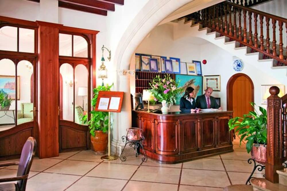 Miramar Hotel 2/34
