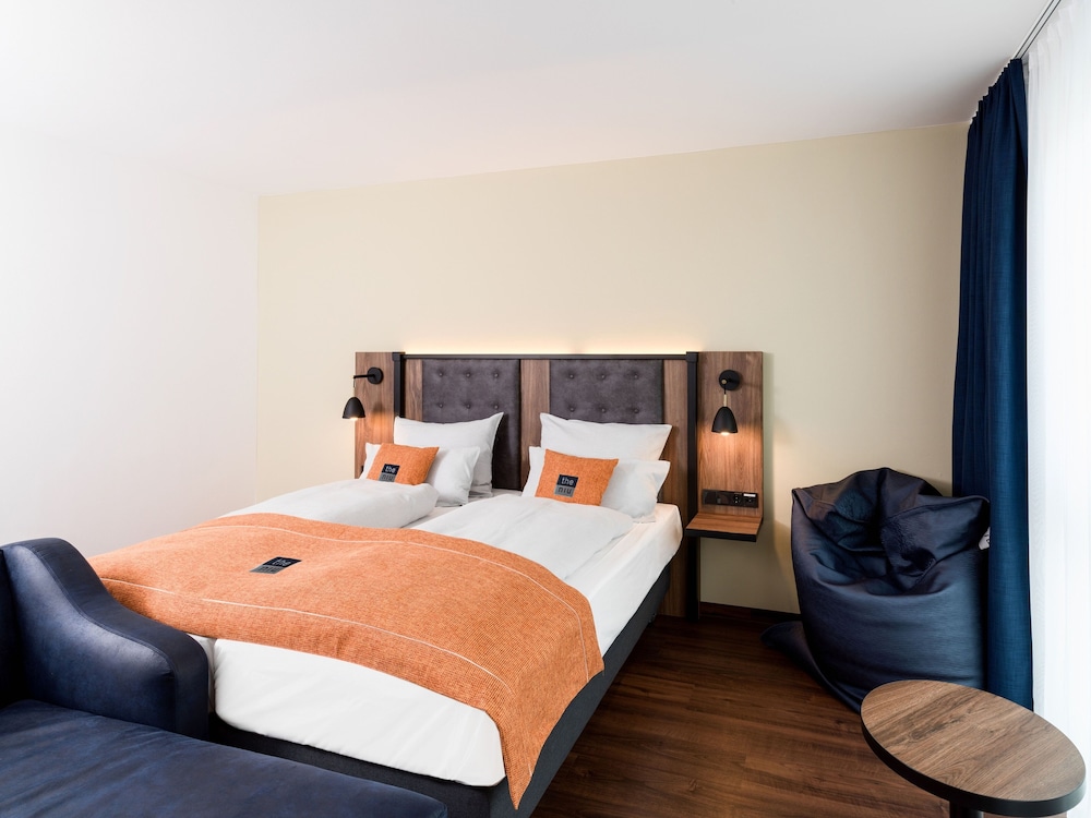 Holiday Inn the Niu Saddle Furth An Ihg Hotel 12/58