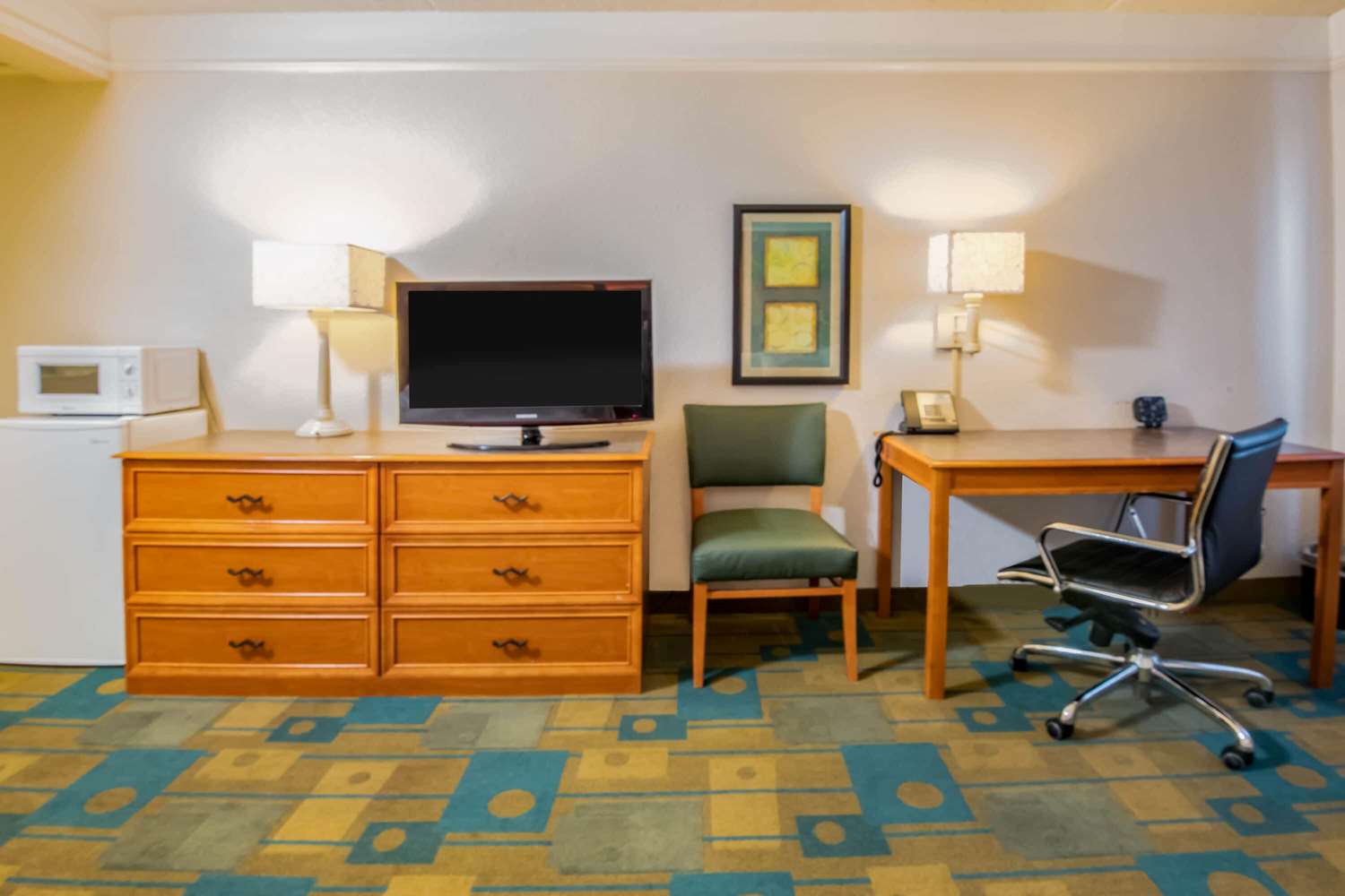 La Quinta Inn & Suites by Wyndham Colorado Springs South AP 21/33