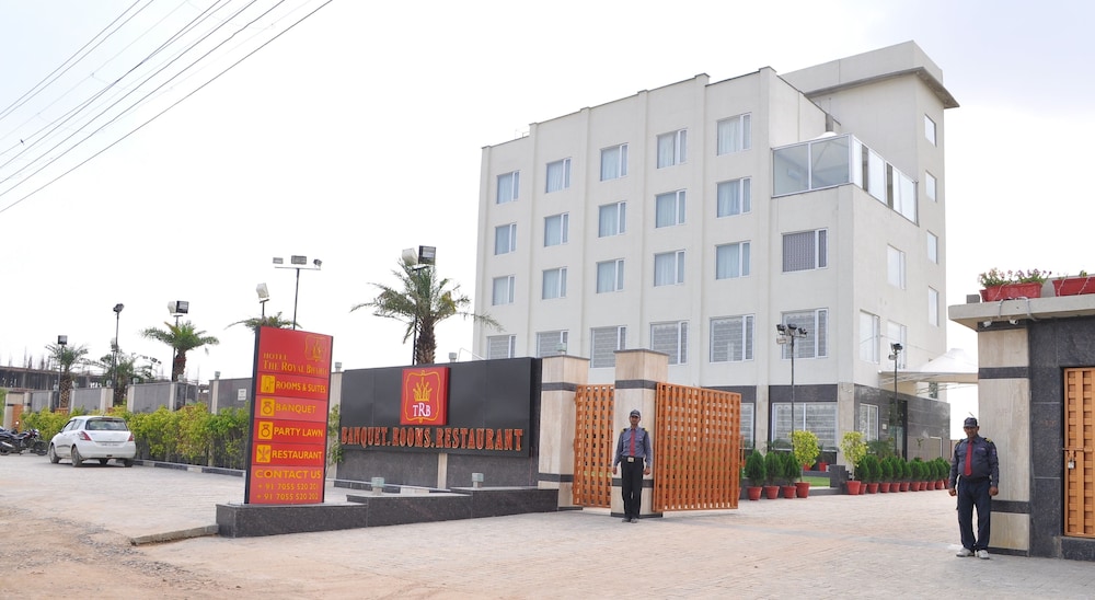 Hotel The Royal Bharti 30/38
