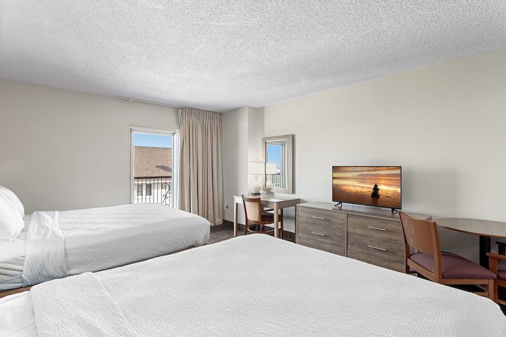 DELUXE, 2 QUEEN BEDS, SIDE OCEAN VIEW
