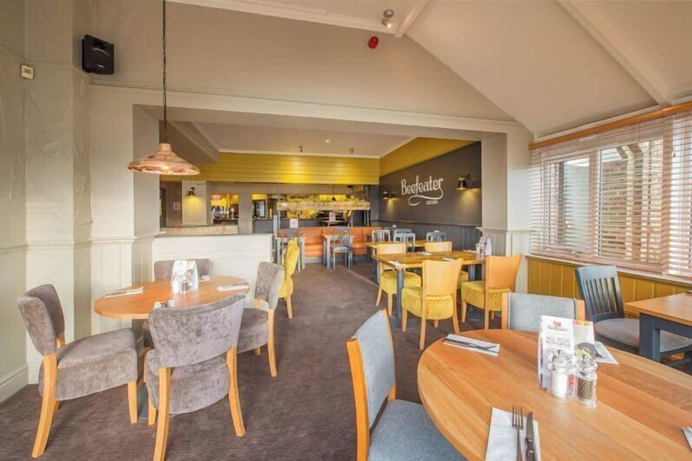 Premier Inn Rotherham East (M18/M1) 27/41
