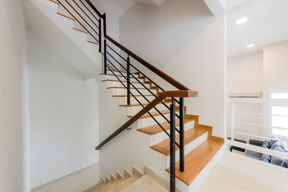 New Corner Shamrock Beach Villas Seaview 36/58