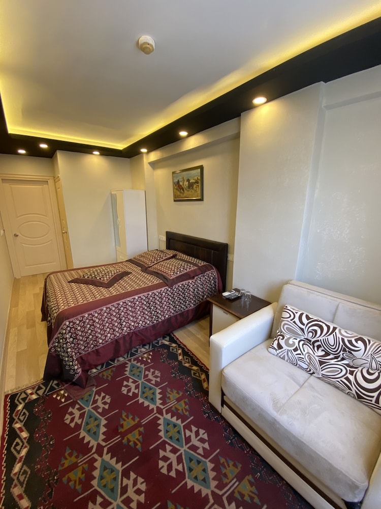 Mehmet Bey Hotel 14/70