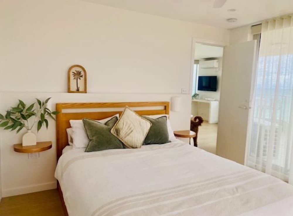 2 BEDROOMS, APARTMENT, OCEAN FRONT