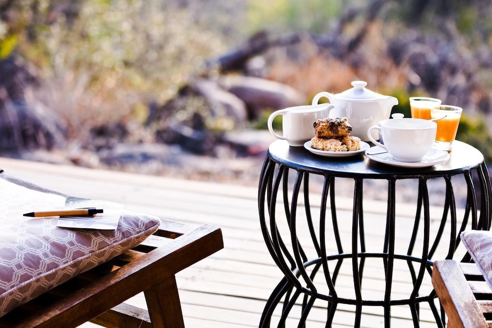 Nambiti Hills Private Game Lodge 32/50