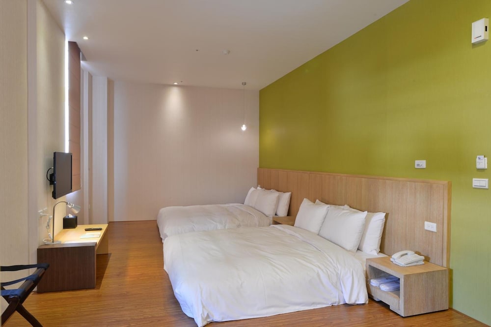 In Young Hotel 22/41