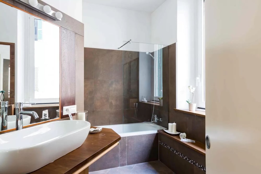The Sistina Suite 41/46