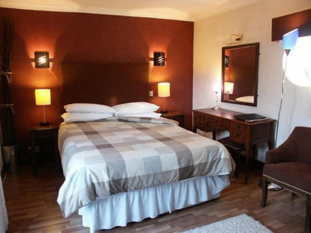 CLASSIC, DOUBLE BED, COURTYARD AREA