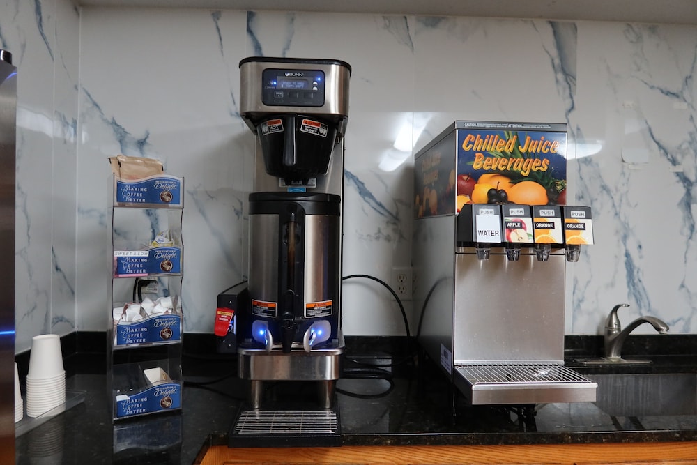 Americas Best Value Inn Annandale 24/57