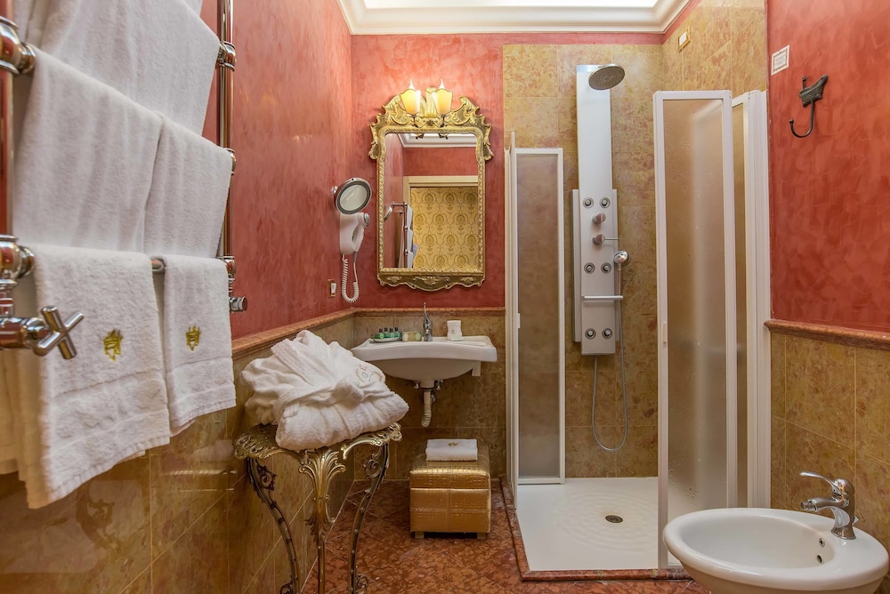 Room Select Via Veneto 50/50