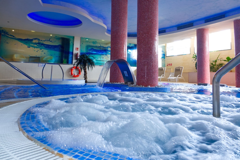 R2 Buganvilla Hotel and Spa 9/33