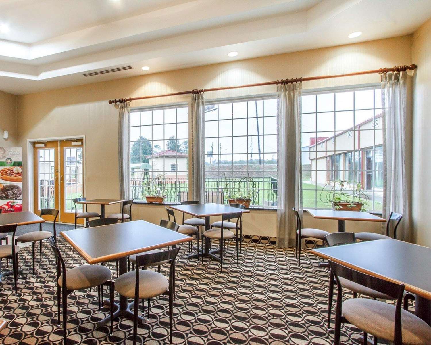 Quality Inn & Suites Greenville I-65 28/34
