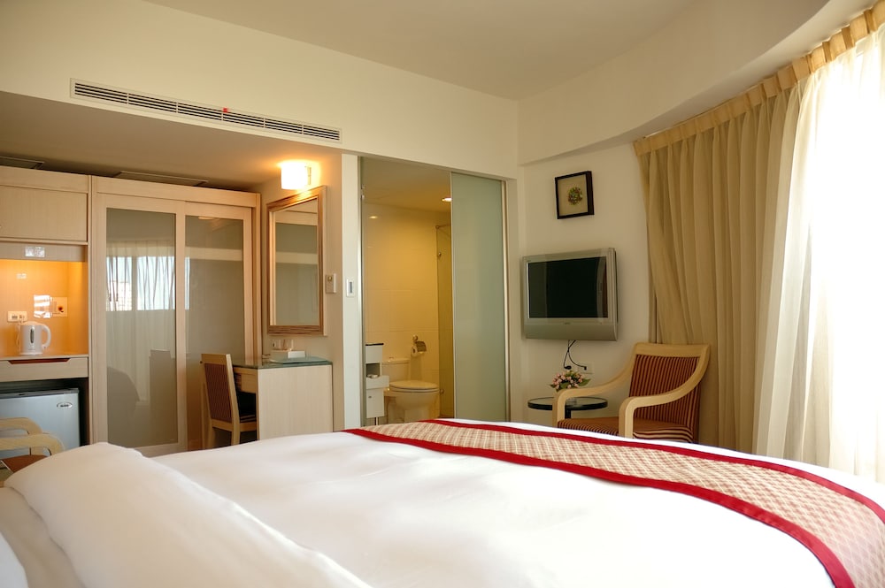 ROOM, TWIN BEDS