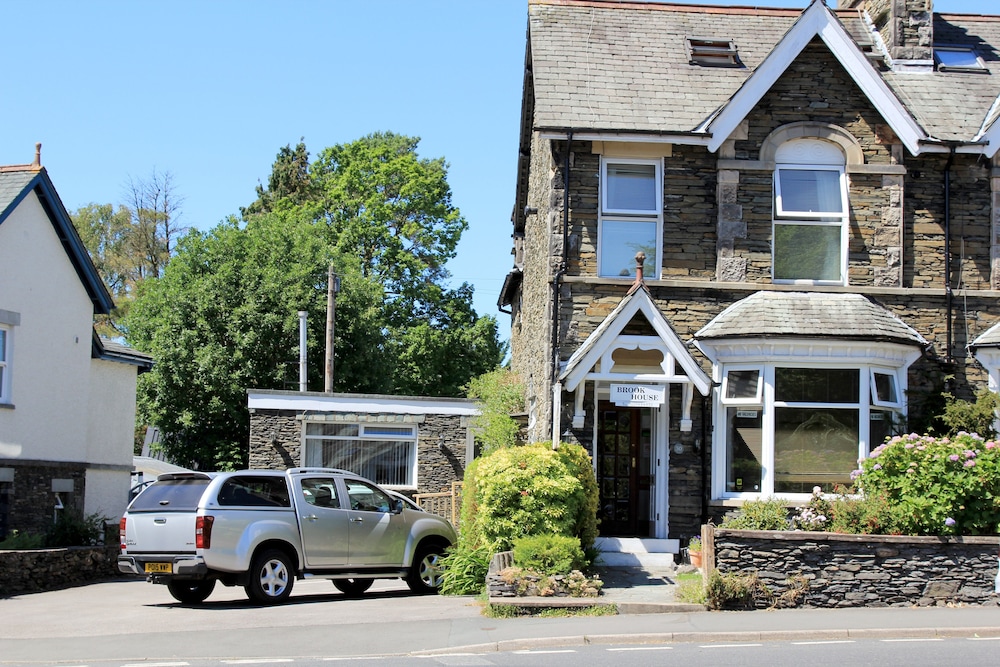 Brook House 24/32