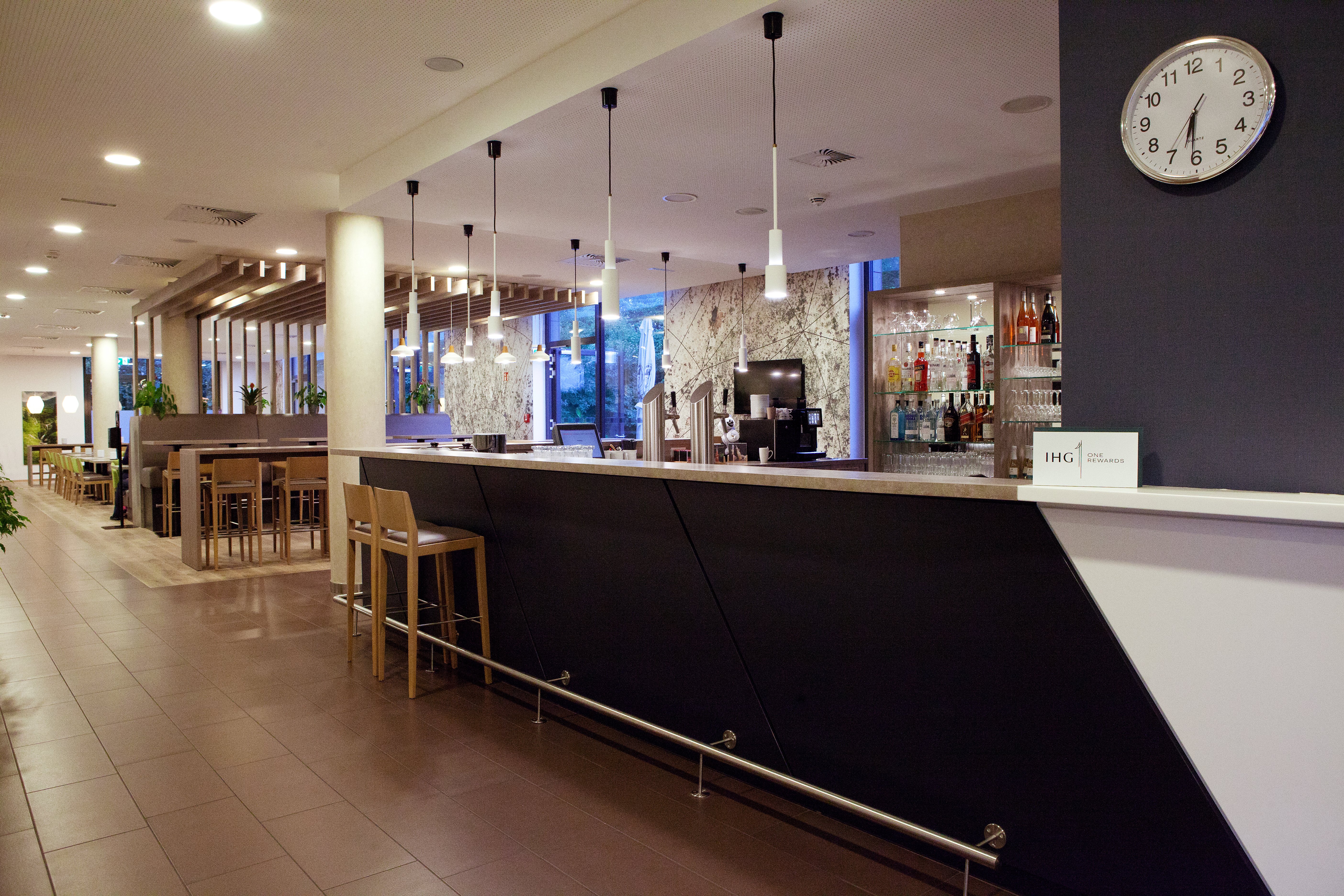 Holiday Inn Express Friedrichshafen 16/76