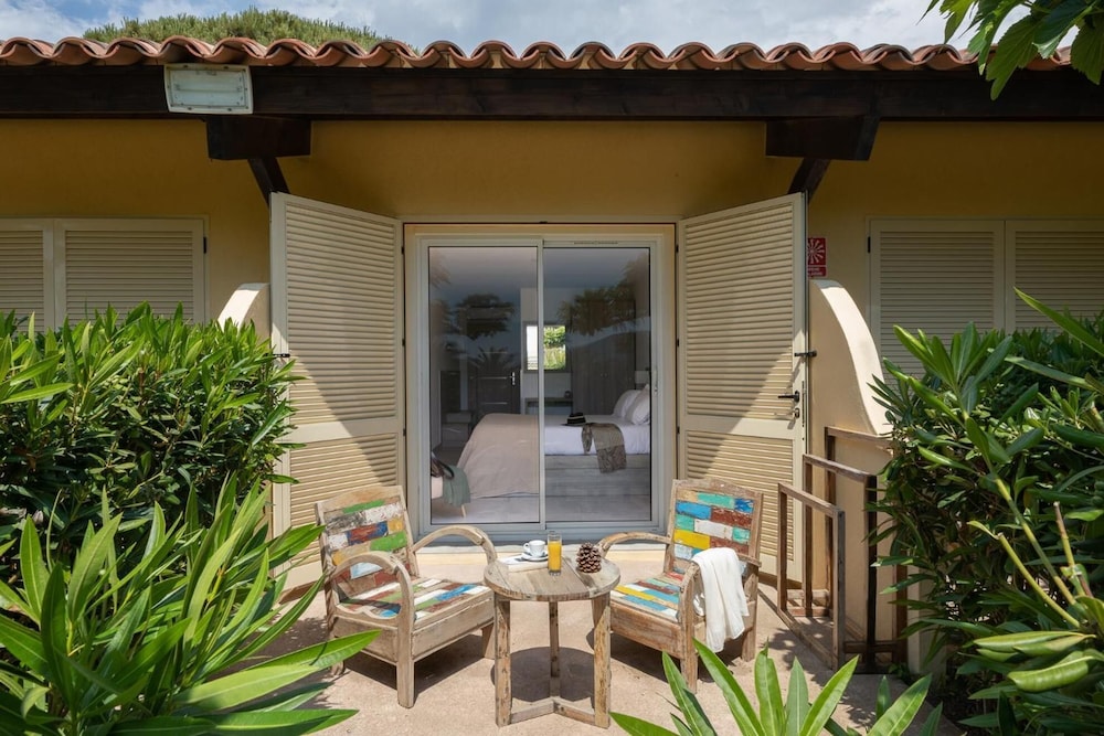Marina Di Lava Hotel 3/60