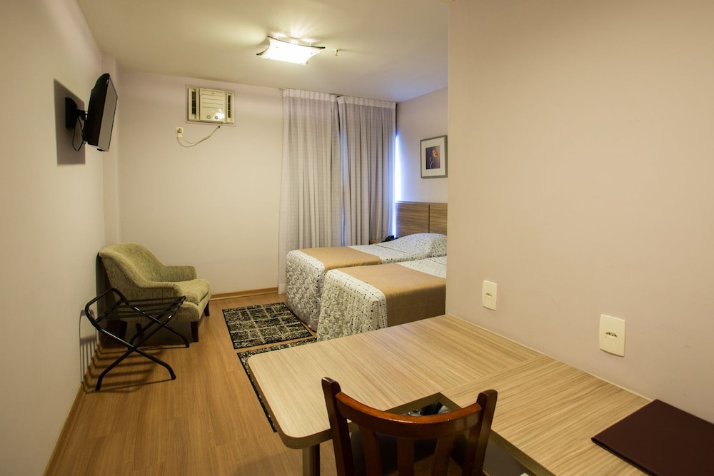 Gallant Hotel 47/67