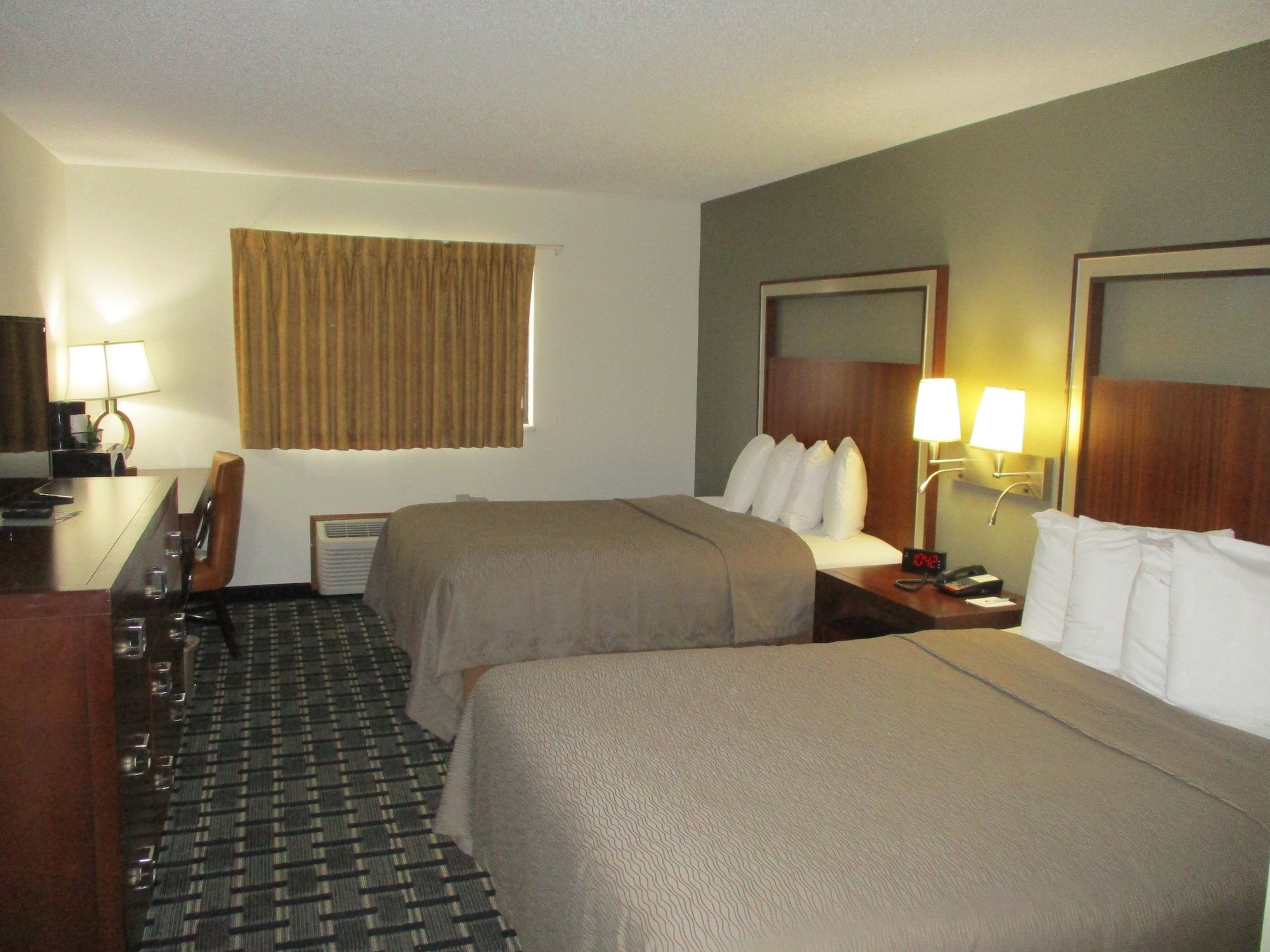 Standard, 2 Queen Beds