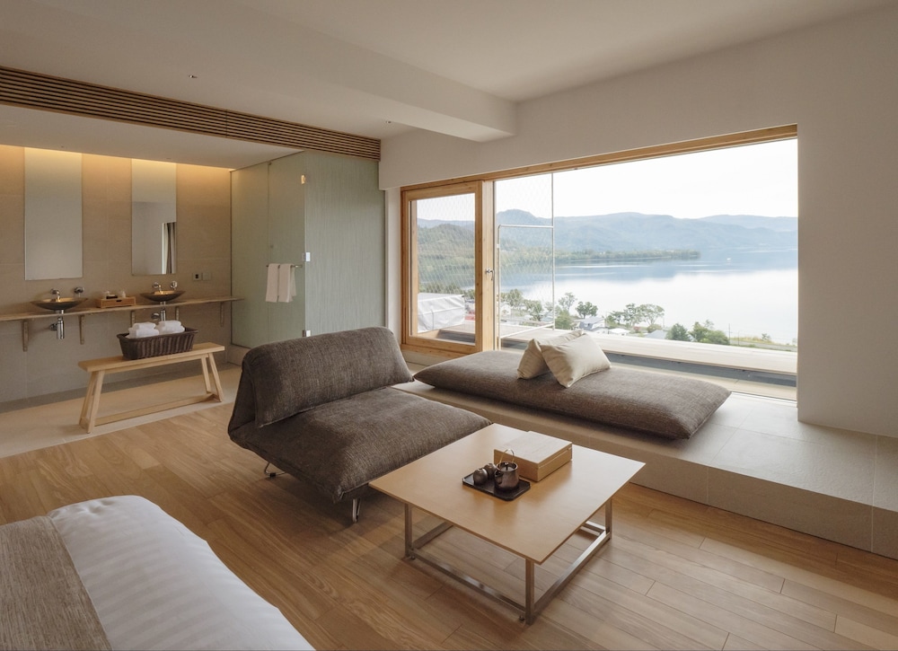 We Hotel Toya 52/65