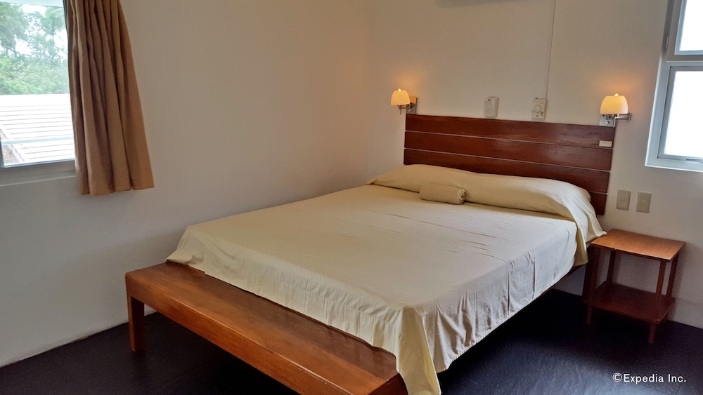Marpas Apartments 8/44
