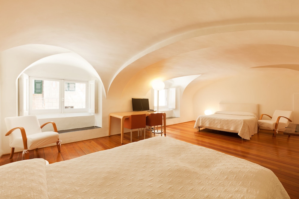 LOCANDA DI PALAZZO CICALA 27/52