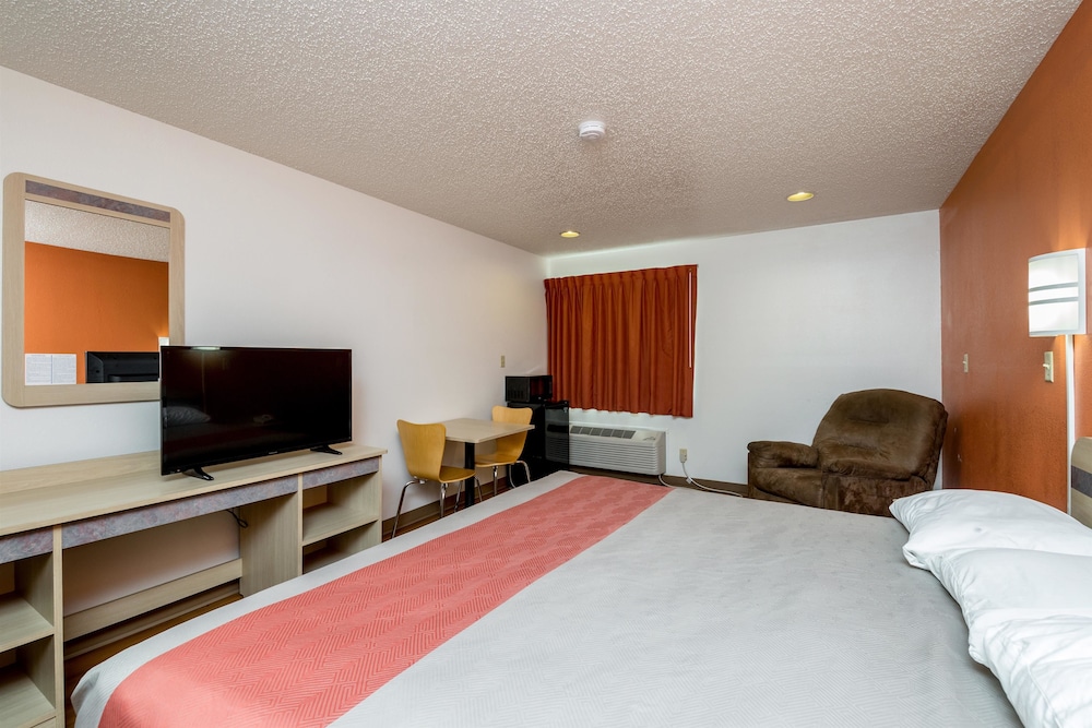 Motel6 Waterloo, IA 18/50