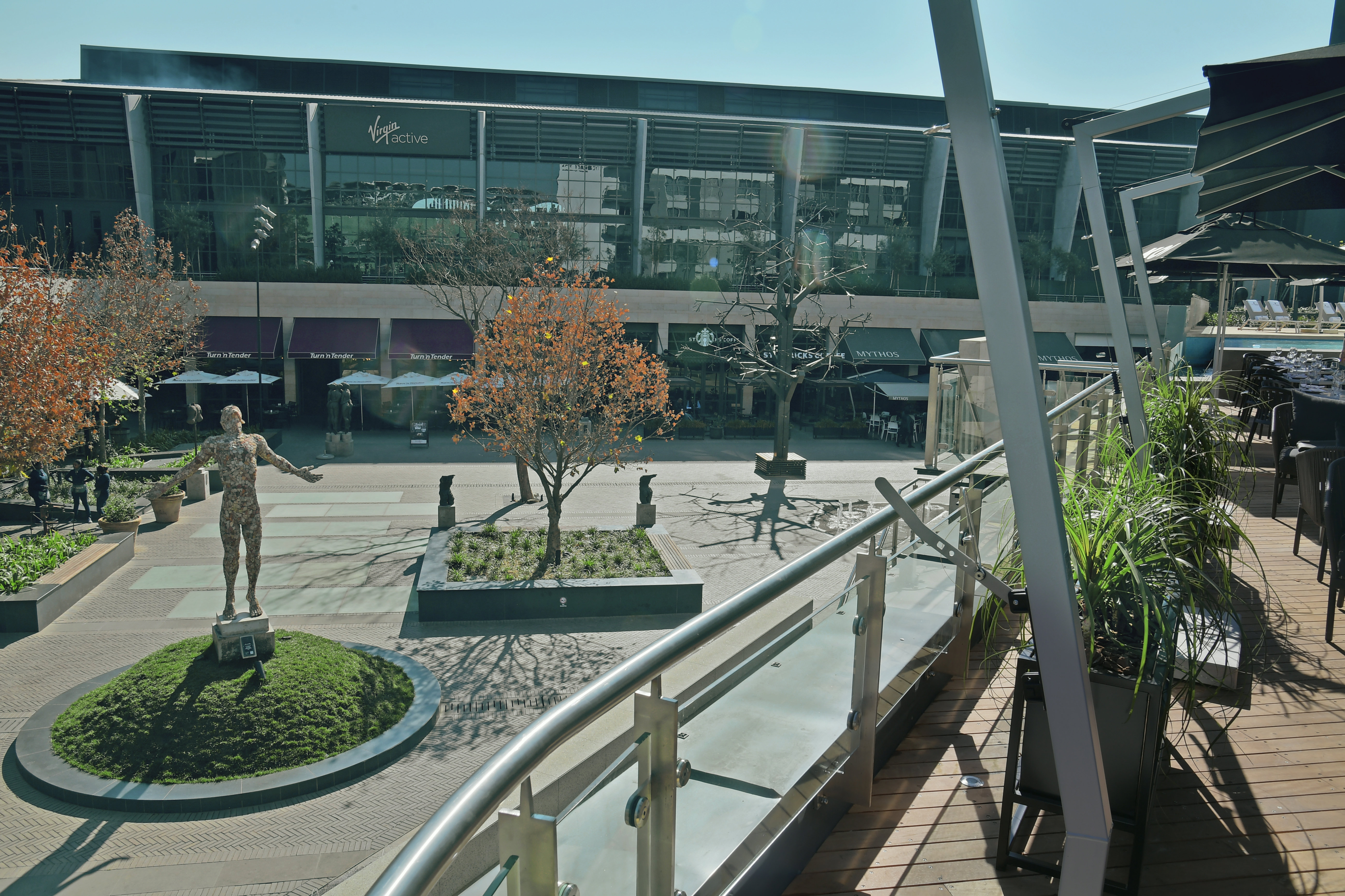 THE CAPITAL MENLYN MAINE 58/60