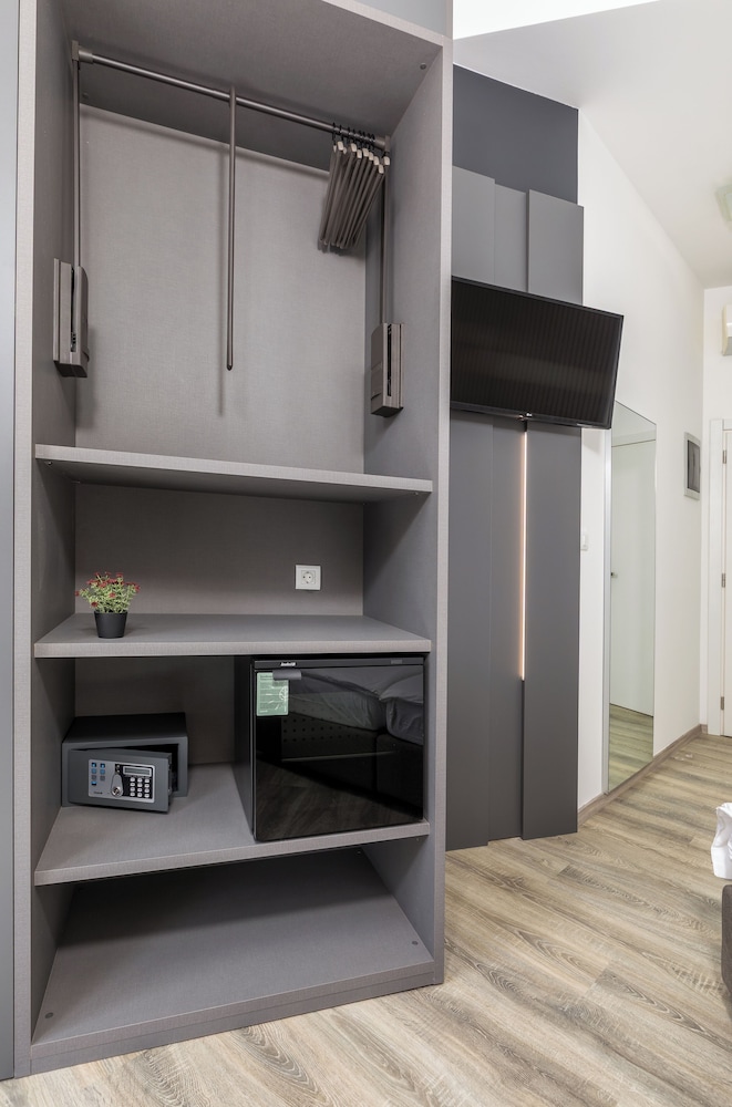 BOUTIQUE HOSTEL JOYCE 50/50