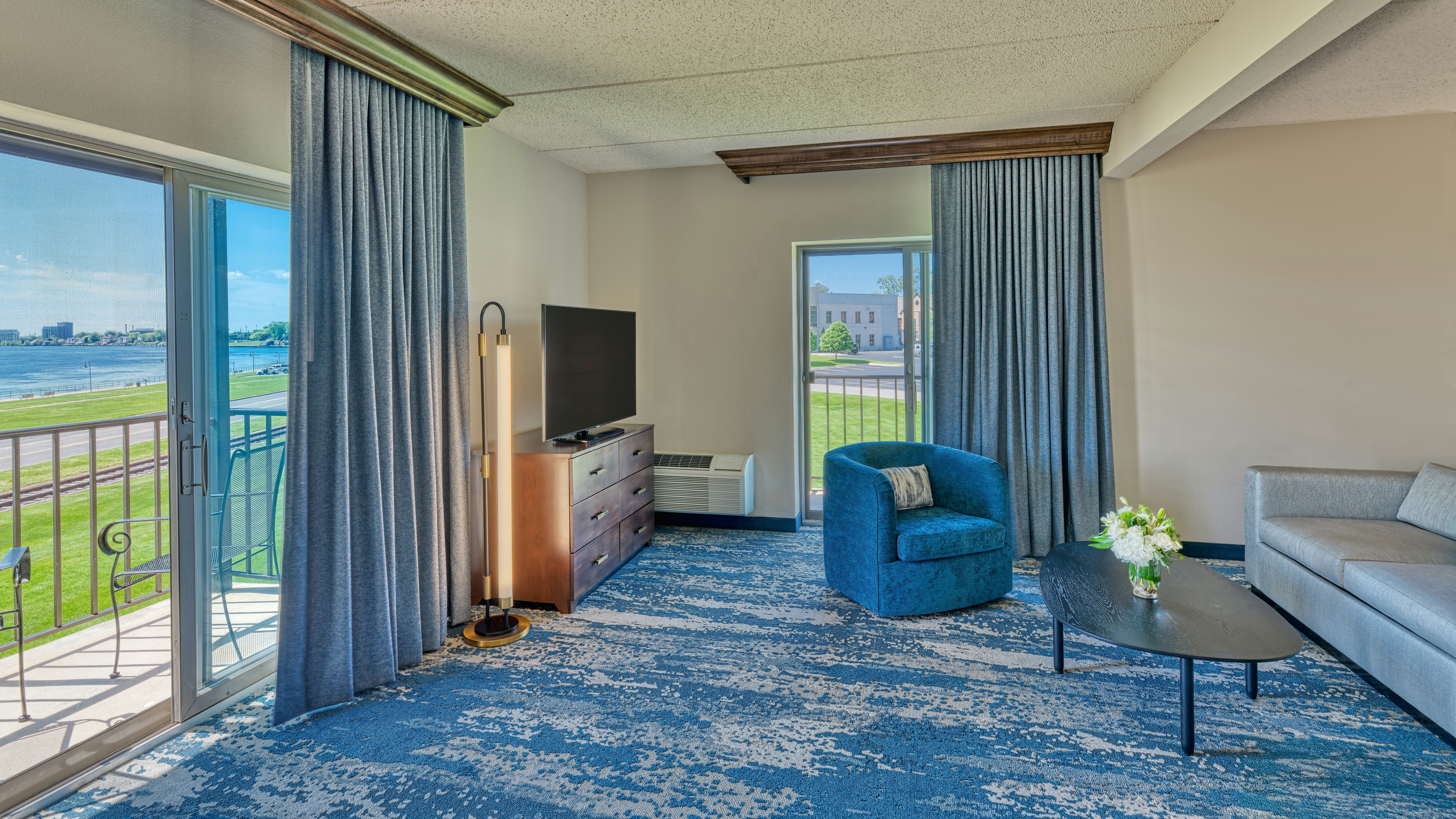 Deluxe, King Bed, Water View