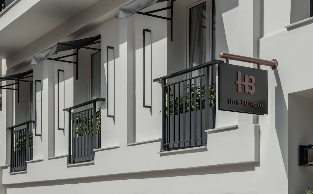 Bitzaro Hotel 7/50