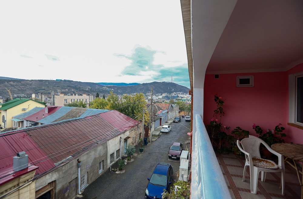 ISAKA HOTEL 46/74