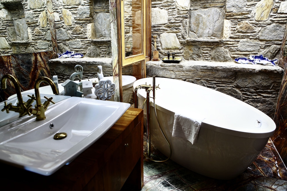 Ibri Boutique Hotel 34/35