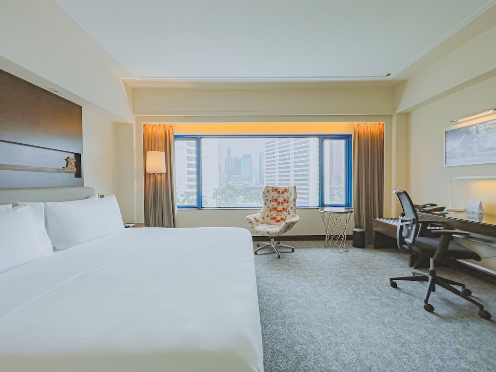LE MERIDIEN JAKARTA 62/68