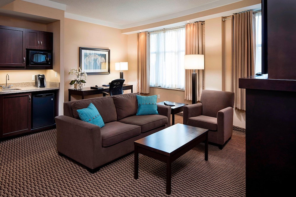 Delta Hotels by Marriott Guelph Conference Centre 21/39