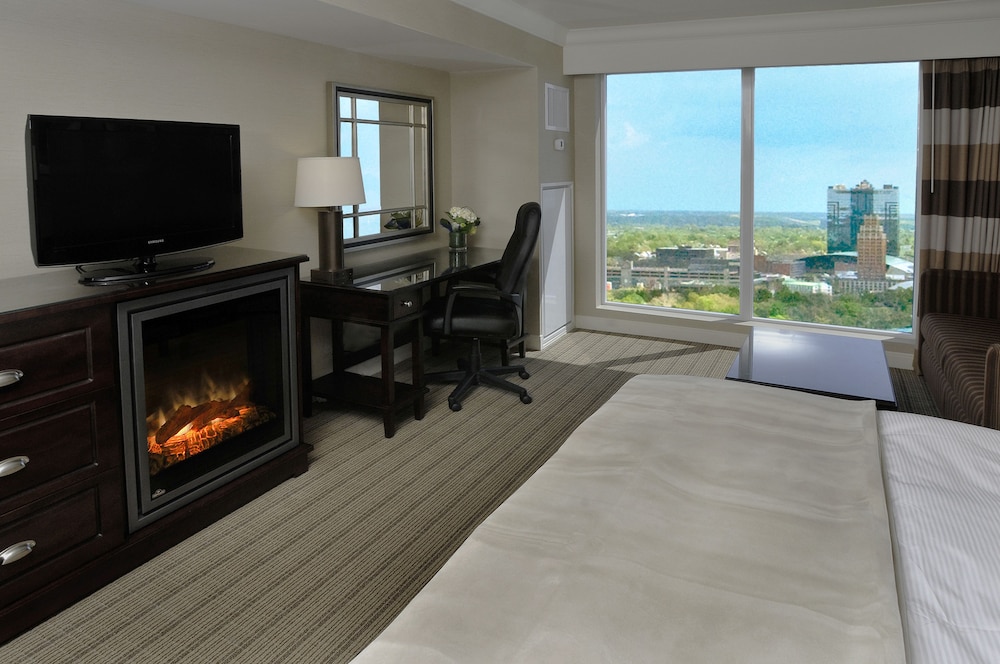 Hilton Niagara Falls/ Fallsview Hotel and Suites 44/49