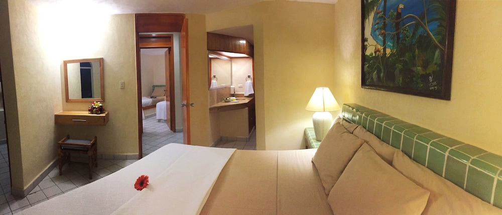 Coral Ixtapa 12/34