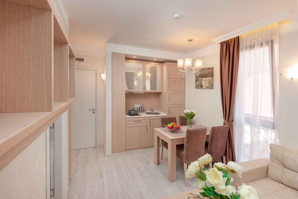 Harmony Suites 11, 12 Grand Resort 32/50