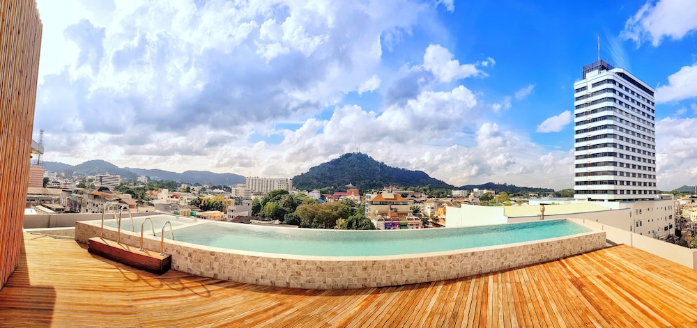 Ecoloft Hotel 49/51