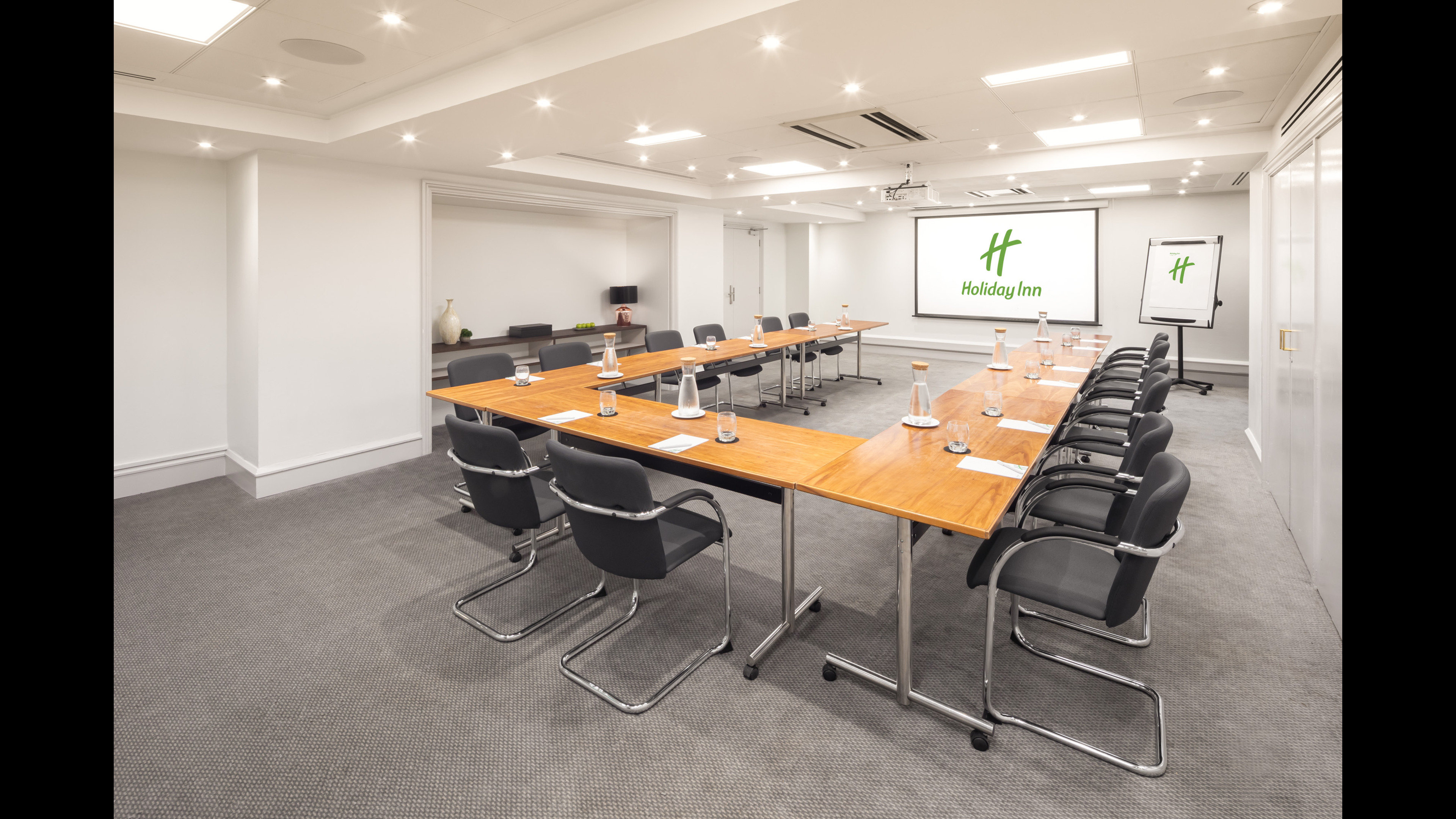 Holiday Inn Hemel Hempstead M1, JCT. 8 by IHG 48/50