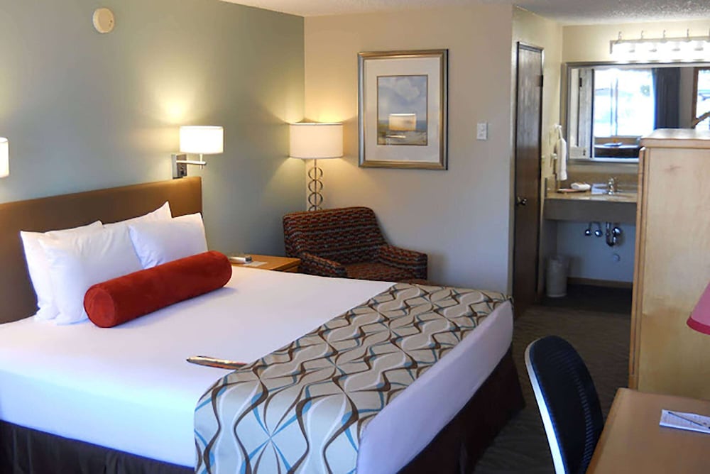 Super 8 by Wyndham Florence OR 13/38