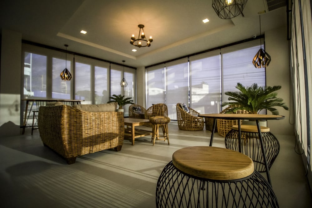 Triple Z Hotel 46/56